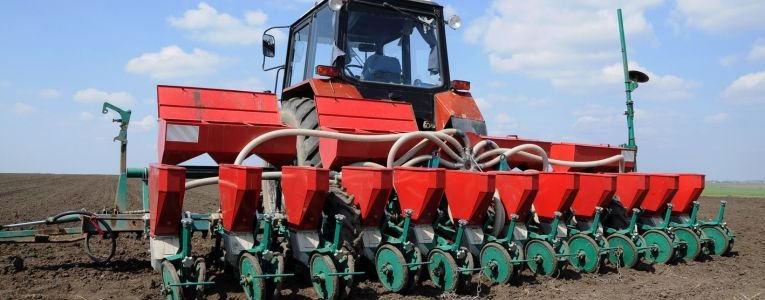 Precision seeder tractor